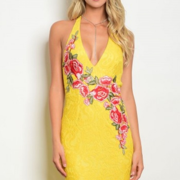 🌷⚘🥀PATCH LACE GOWN DRESS - Picture 2 of 6